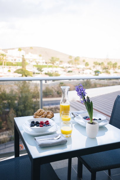 Cornisa Apartments — 6