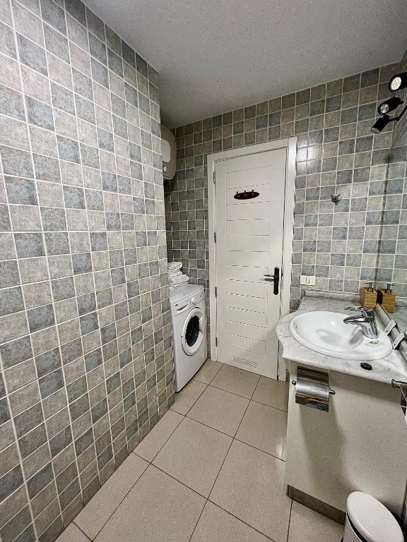 COSTA AZUL APARTMENTS - 2A — 9
