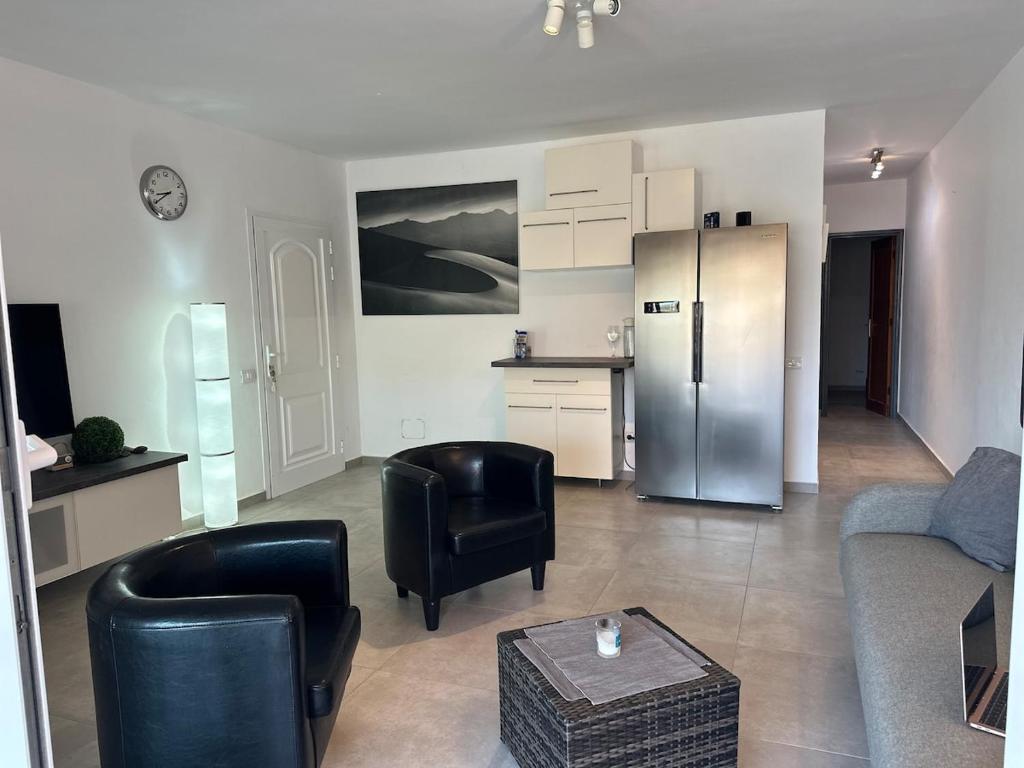 Exclusive Flat with Panoramic Terrace & Ocean View — 6
