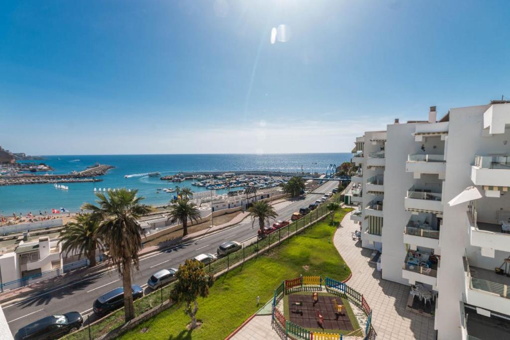 Golden Sunny View Apartment — 9