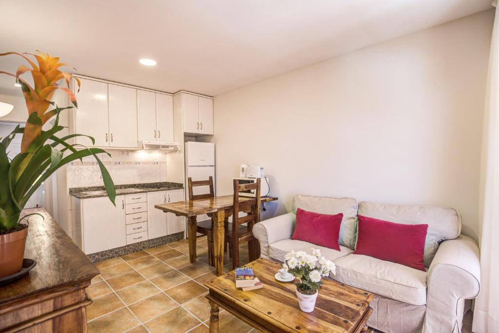 Granada I Apartments — 11
