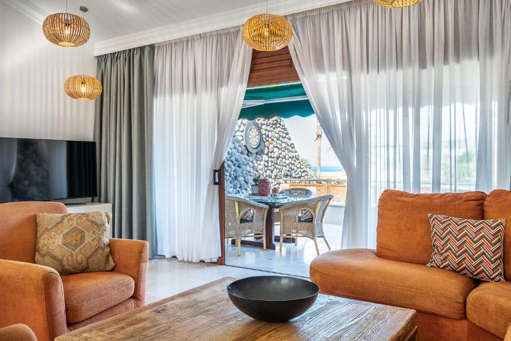 GranTauro Holiday Villas — 10