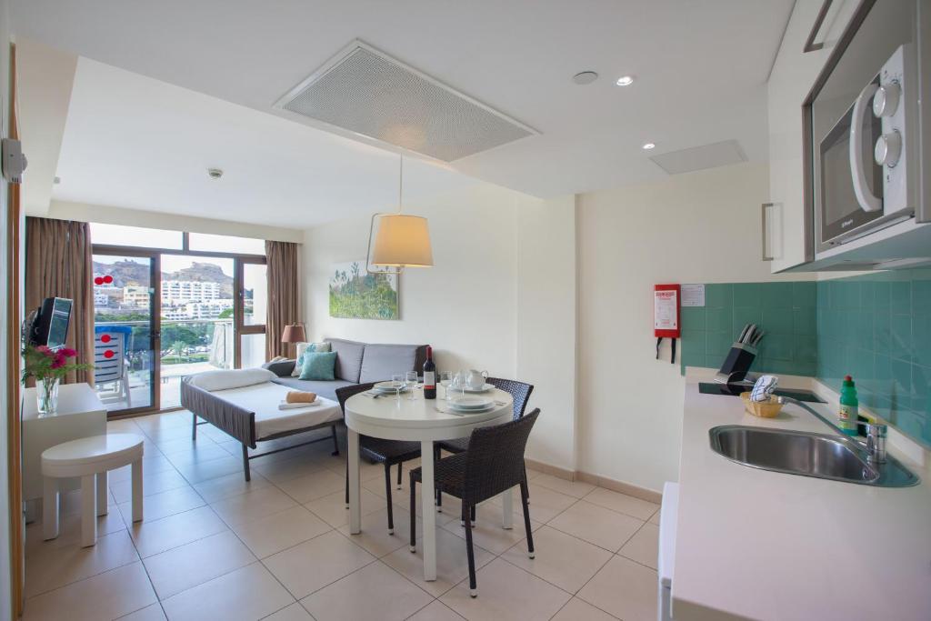 Grupotel Revoli — 2
