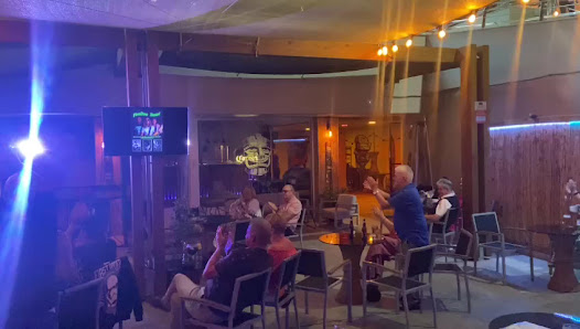Hawaiian Bar — 3