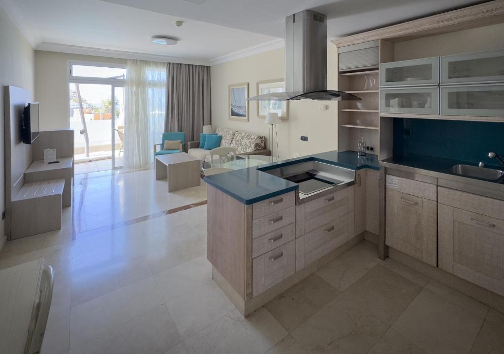 Holiday Club Playa Amadores — 3