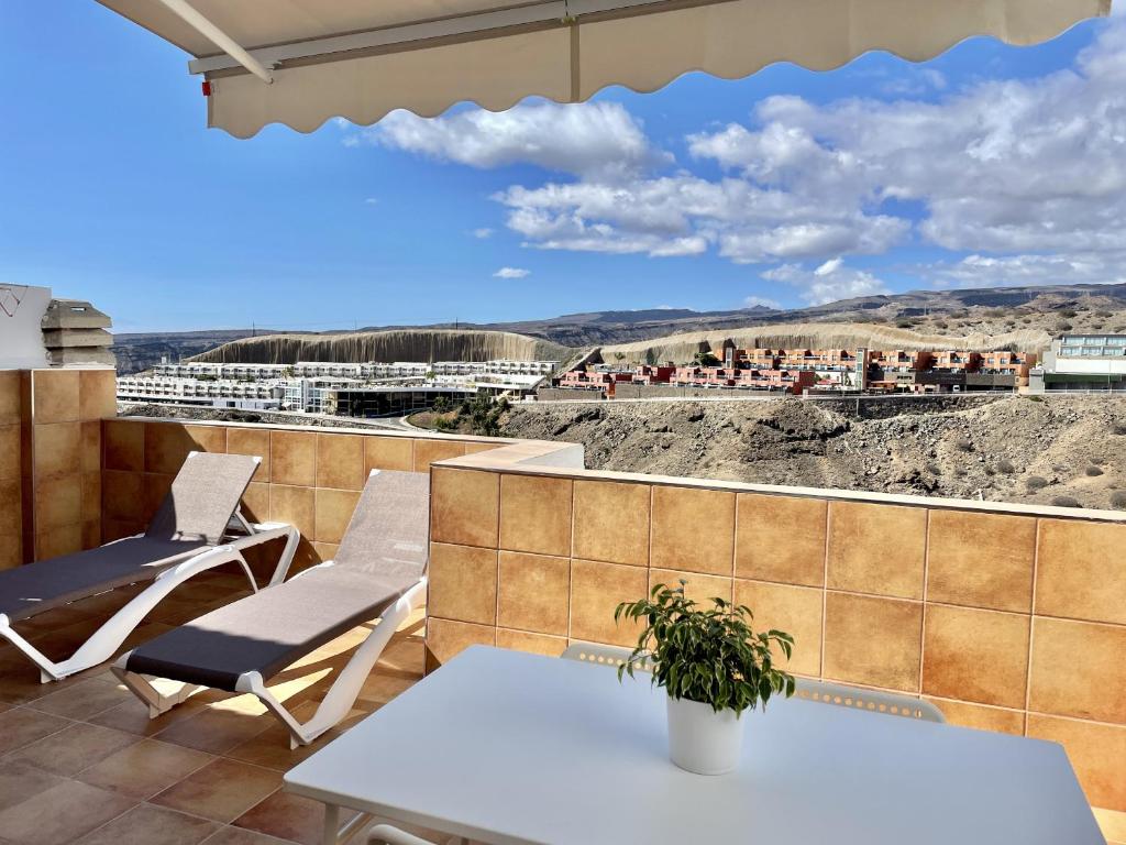 HomeForGuest Amplio apartamento con piscina y terraza en Mogan — 2