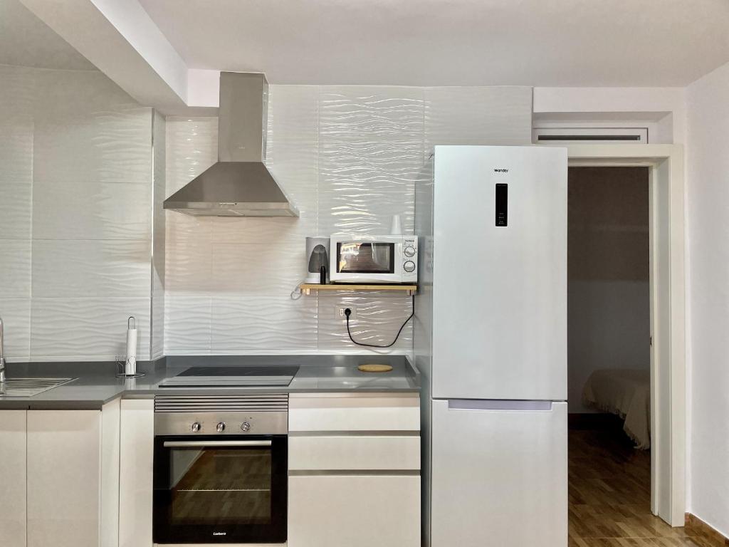 HomeForGuest Amplio apartamento con piscina y terraza en Mogan — 8