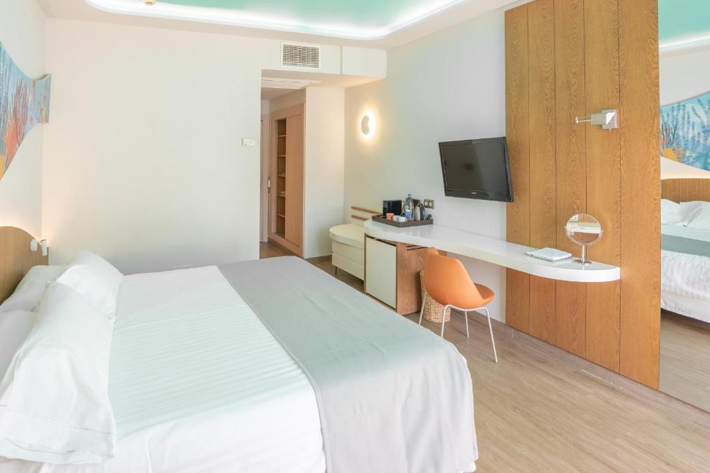 Hotel LIVVO Puerto de Mogán — 2