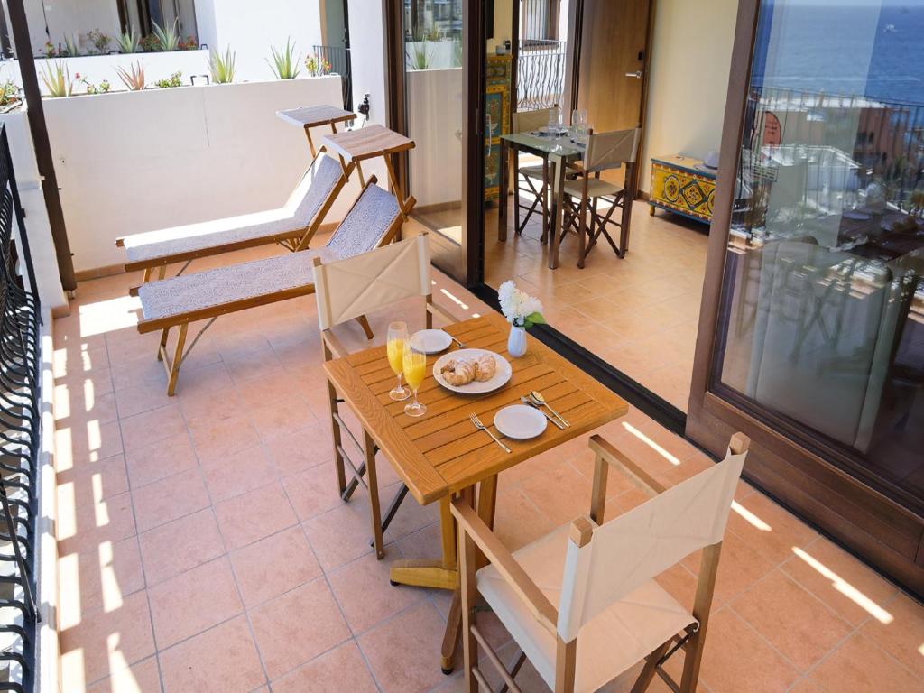 Idyll Suites — 1