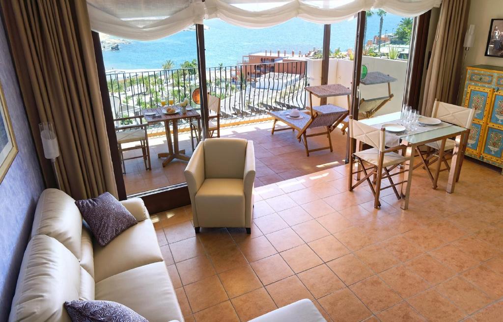 Idyll Suites — 10