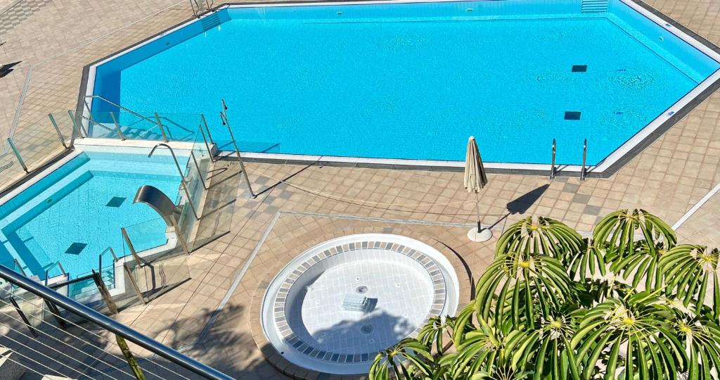 Las Brisas Duplex - 3-Bedroom House, AC, Pool & BBQ — 4