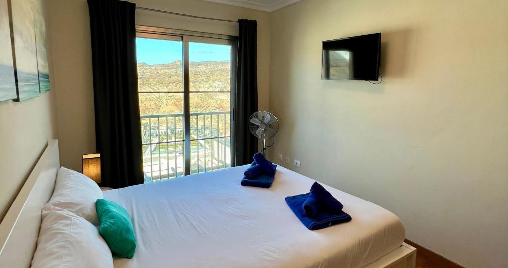 Las Brisas Duplex - 3-Bedroom House, AC, Pool & BBQ — 9