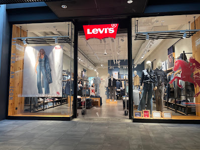 Levi's C.C. Mogán Mall — 1