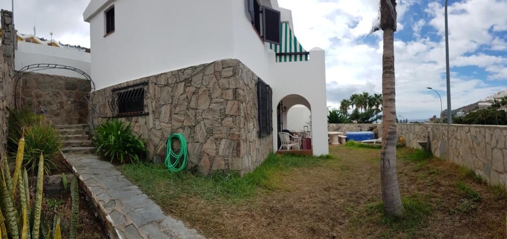 Lovely 2 bedroom house with private garden — 7