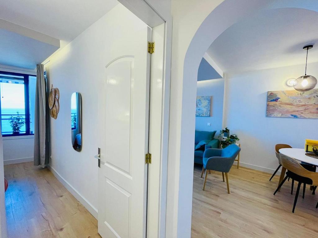 Luxury apartmant with full panoramic ocean view — 2