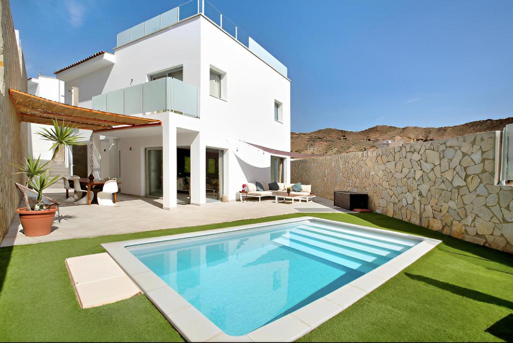Luxury Boho Villa with Heated Pool, Rooftop and Panoramic Sea View in Amadores — 10