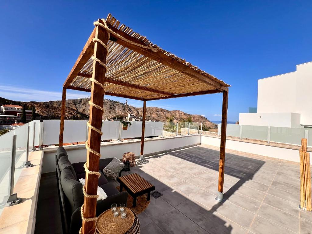 Luxury Boho Villa with Heated Pool, Rooftop and Panoramic Sea View in Amadores — 11