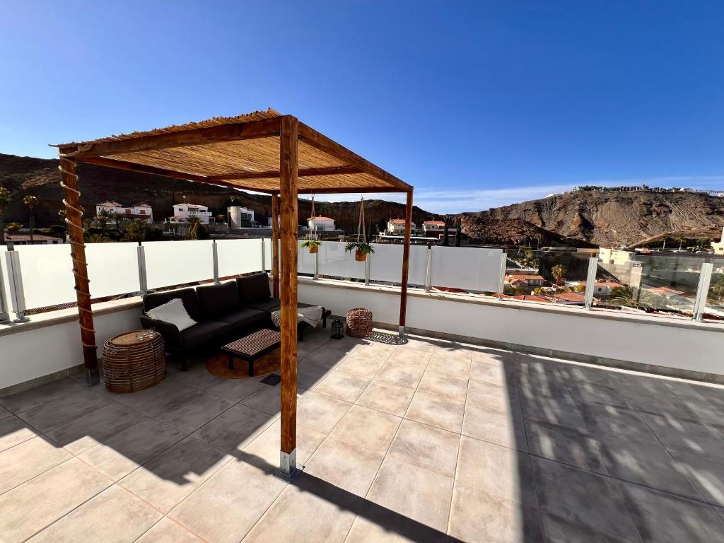 Luxury Boho Villa with Heated Pool, Rooftop and Panoramic Sea View in Amadores — 6