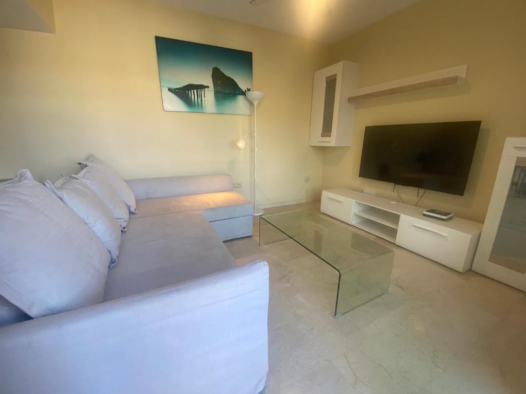 Luxury Renovated Duplex with 3 Pools Private Jacuzzi — 10