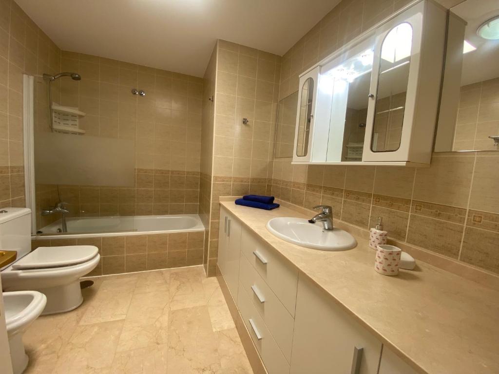 Luxury Renovated Duplex with 3 Pools Private Jacuzzi — 2