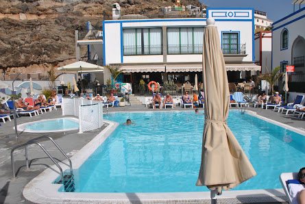 Maria's Pool Bar — 9