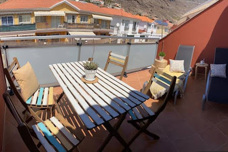 mi pisito - Two-Bedroom Apartment — 5