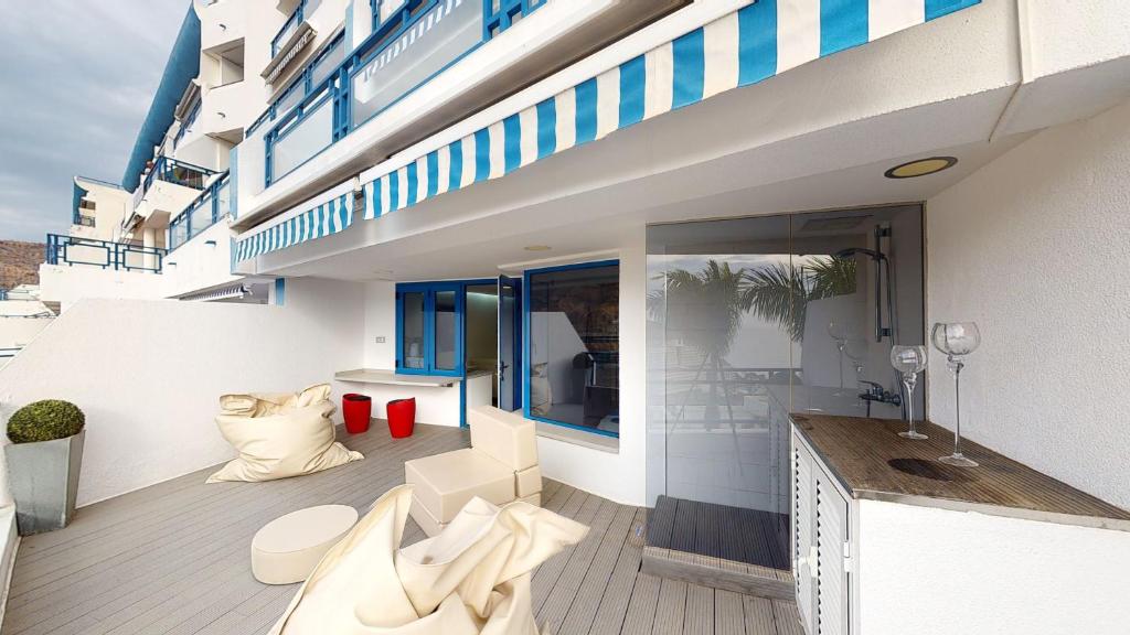 Modern Designer Apartment — 1