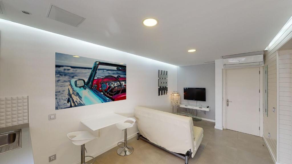 Modern Designer Apartment — 5