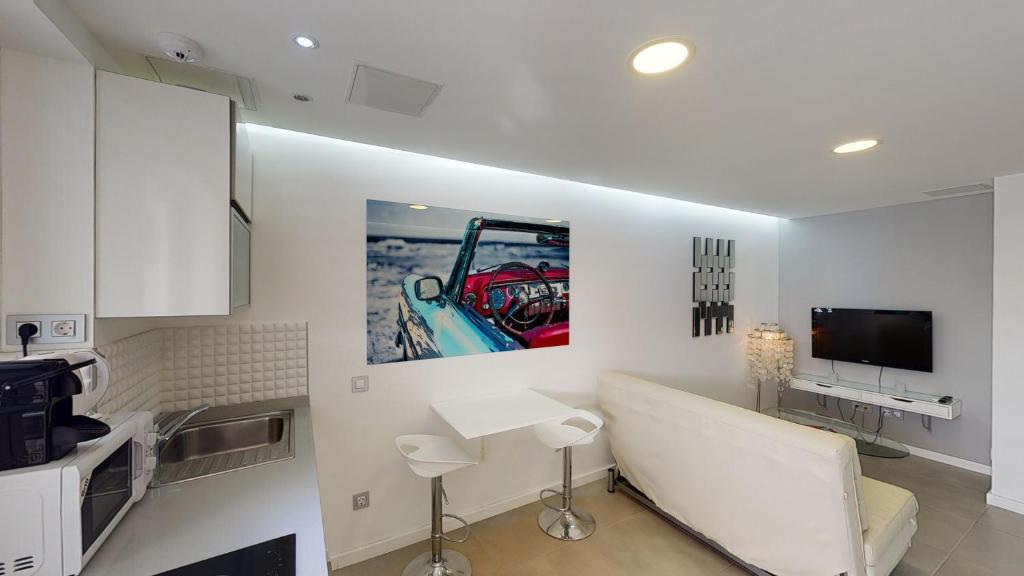 Modern Designer Apartment — 9