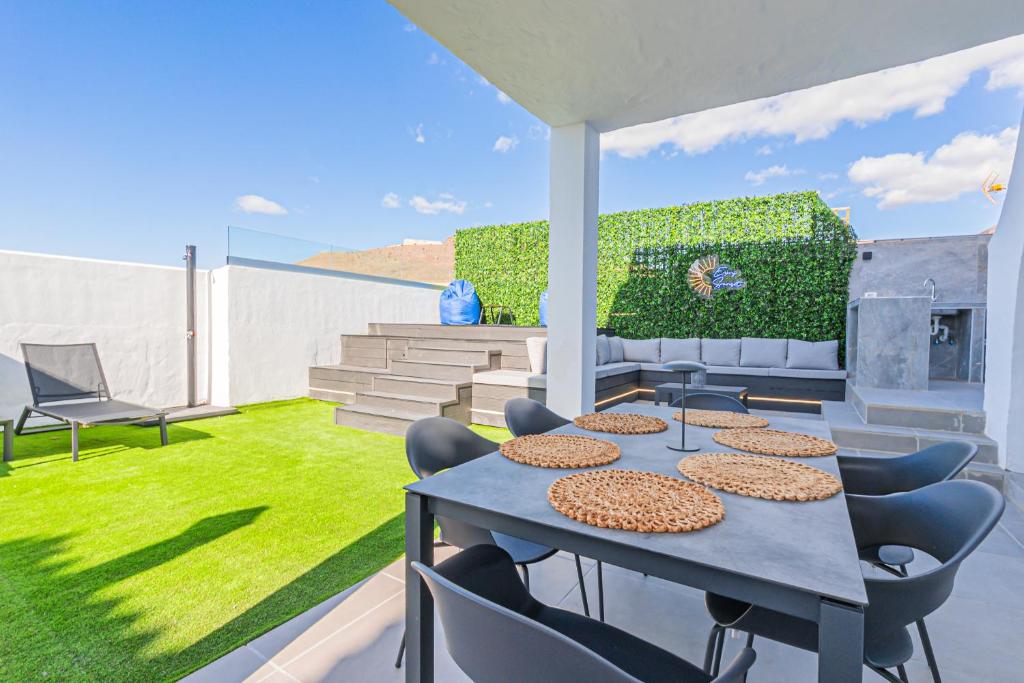 Modern house with sea views, pool and a chillout terrace — 2