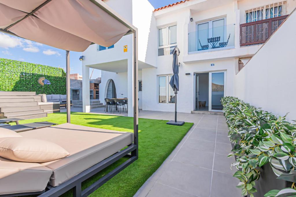 Modern house with sea views, pool and a chillout terrace — 5