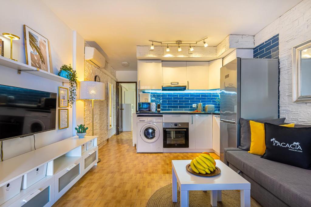 Modern Sea View Apartment with Pool & Terrace — 3