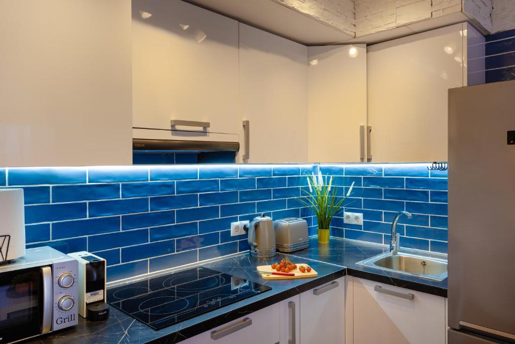 Modern Sea View Apartment with Pool & Terrace — 4