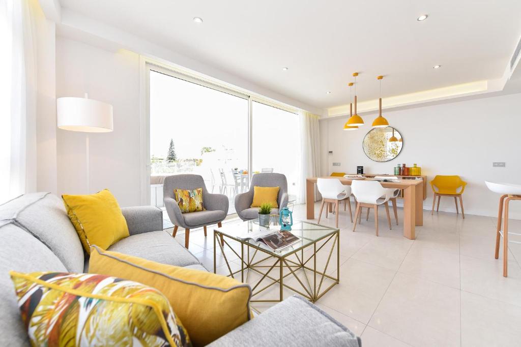 Mogan Beachfront apartment V&L by VillaGranCanaria — 1
