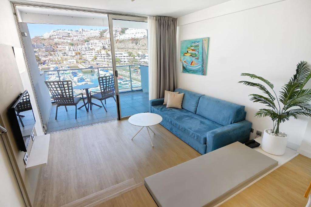 Morasol Suites Hotel — 4
