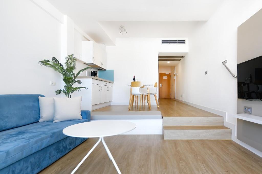 Morasol Suites Hotel — 8