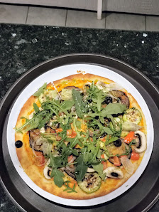 Mucho Más Que Pizza — 7