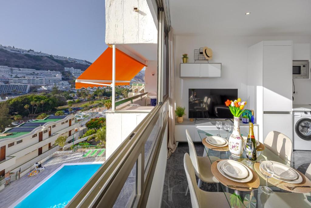 Ocean View Apartment with Pool Near Puerto Rico Beach — 1