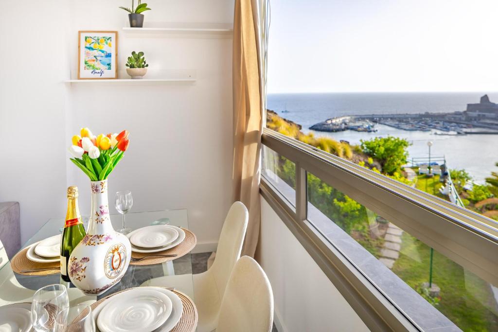 Ocean View Apartment with Pool Near Puerto Rico Beach — 6