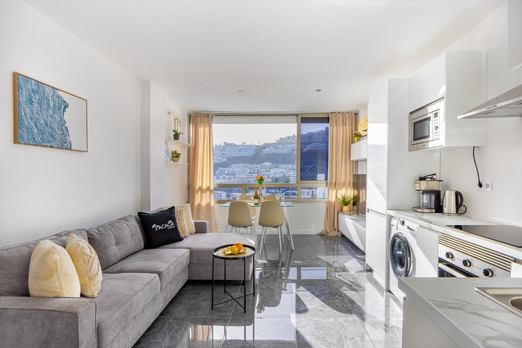 Ocean View Apartment with Pool Near Puerto Rico Beach — 8