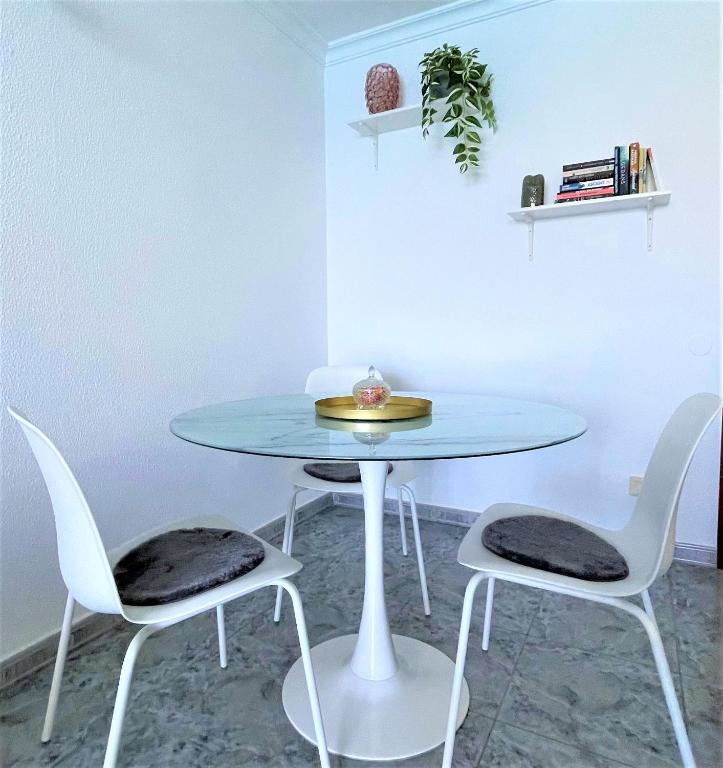 Patalavaca Beach, One Bedroom Apartment - One-Bedroom Apartment — 4