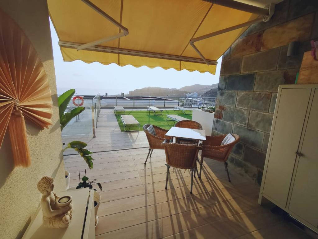 Patalavaca Vista a la piscina y a la playa - One-Bedroom Apartment — 10