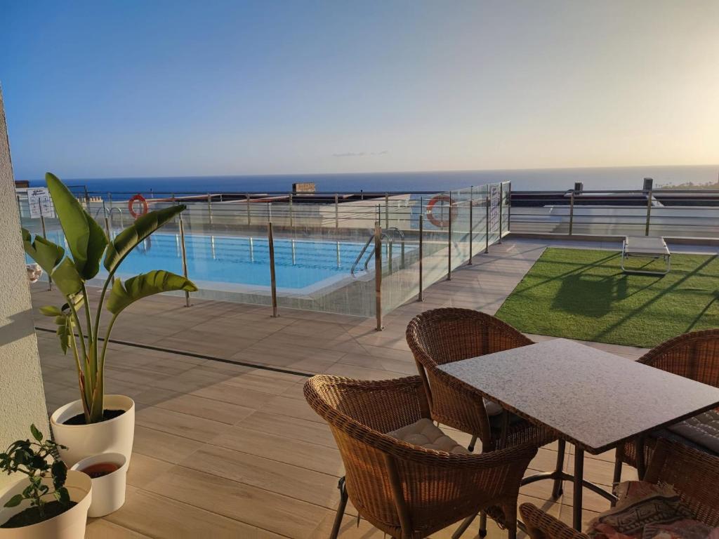 Patalavaca Vista a la piscina y a la playa - One-Bedroom Apartment — 8