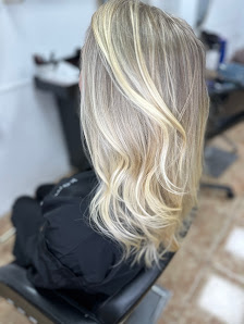 Peluquería y estética Rasgos — 1
