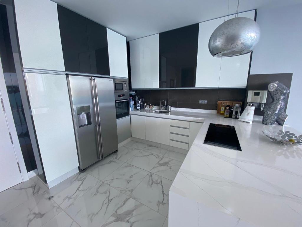 PENTHOUSE IN THE SEA, Tauro — 5