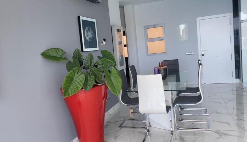 PENTHOUSE IN THE SEA, Tauro — 9