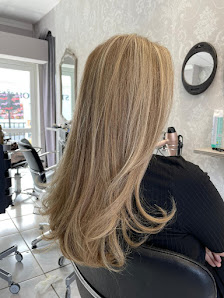Pretty Woman Hair & Beauty — 5