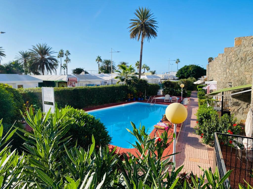 Puerto Rico duplex with community pool close to the beach — 1