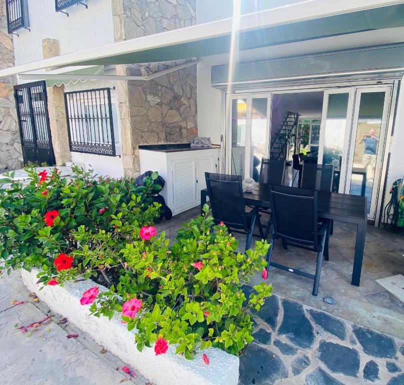 Puerto Rico duplex with community pool close to the beach — 2