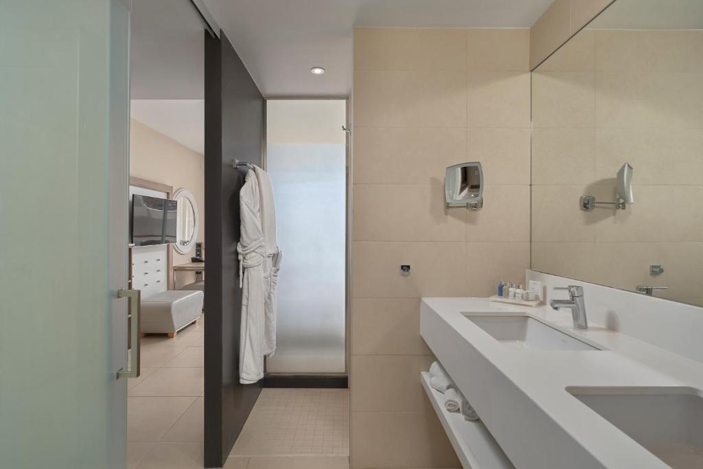 Radisson Blu Resort & Spa — 8